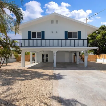 300/Night~Ice Machine~Pool~ Close to Open Gulf Water~Family Friendly Home,
