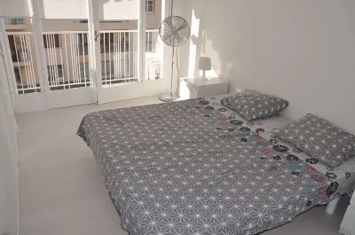 Beautiful for 4 people, town centre, 100 m from the beaches, near the shops 망통 가라반 항구 주변 호텔