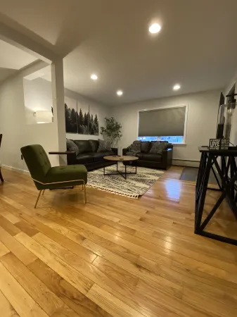 Beautiful and clean 2 BR (sleeps 6) apt 1/2 mile to Cooperstown All Star Village