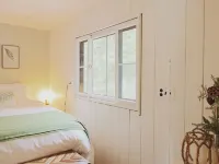 Peaceful Higgins Lake Retreat Hotels in Roscommon County