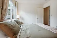 Stylish Flat with Free Parking in Downtown Albany Hotels in Albany