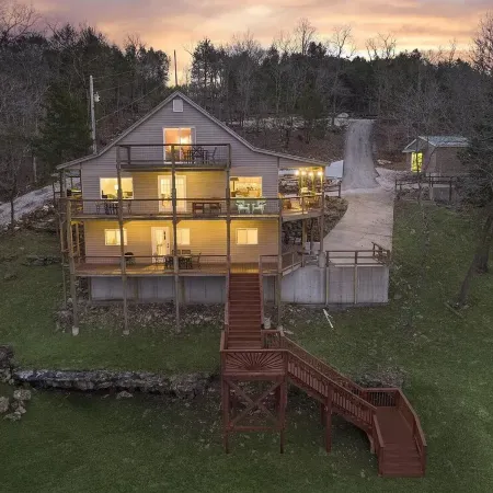 Lakefront Access with Tiki Bar, Hot Tub, Kayaks, and Stand Up Paddleboards