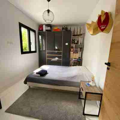 Maison Avec Piscine Proche du Parc Bordelais Rooms