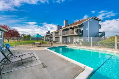 Cute Condo in Birch Bay w Hot Tub & a loft 209