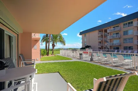 Fully Updated, Ground Floor Luxury Condo, Great Ocean View - Unit 49