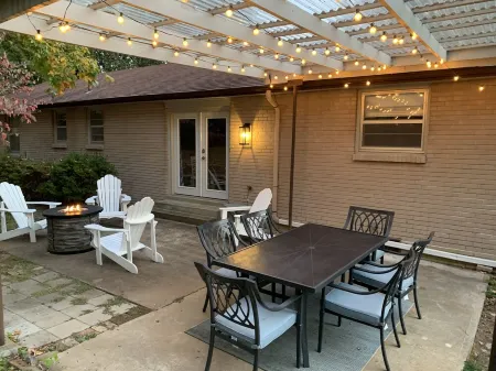 Stay in Franklin - Close to Downtown - Fire Pit & Grill