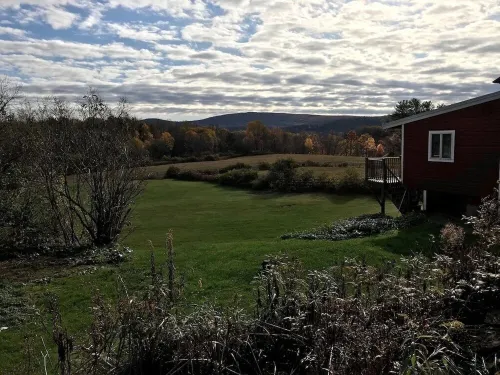 Cooperstown Dreams Park and Baseball Hall of Fame are 3 miles away! Hotel di Hartwick