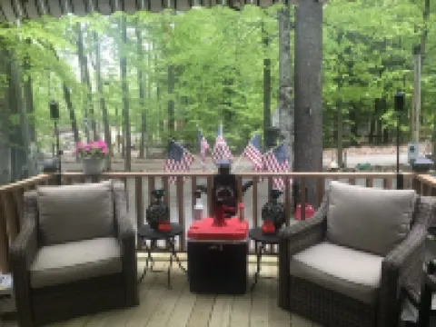 Assoc beach, Lakes, Naples Causeway, restaurants, shops, boat- jet ski rentals.