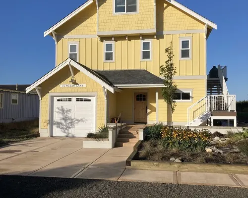 Family Fun Near Ocean Shores—Hot Tub, Elevator & Easy Dune Walk to Beach Hotels in Copalis Beach