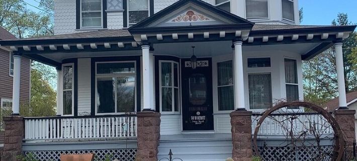 Hewitt Onion Tower Victorian charm in heart of Marquette- Cozy Fireplace Ξενοδοχεία στην πόλη Marquette