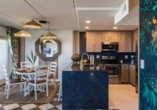 Oceanfront Penthouse Suite, 2 King Beds, Exquisite Beach Views, Newly Renovated