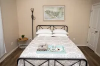 Gorgeous Pet Friendly Townhome: Clean and Spacious With Private Terrace!