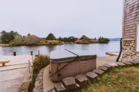 Large Lakefront Home Only Steps from D Beach! Bring Grandma-we Have an Elevator!