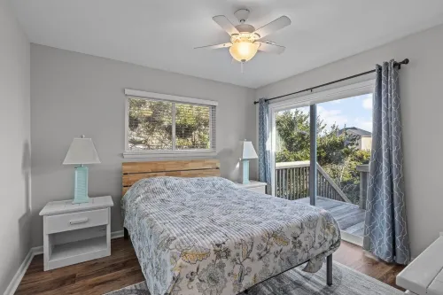 Outlook - 2nd row w/ amazing views - dog friendly