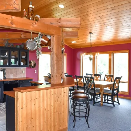 6 Bdrm 5 Bath Sleeps 14 Ski in and Ski out Slopeside!