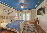 Luxury, lake front with private dock!