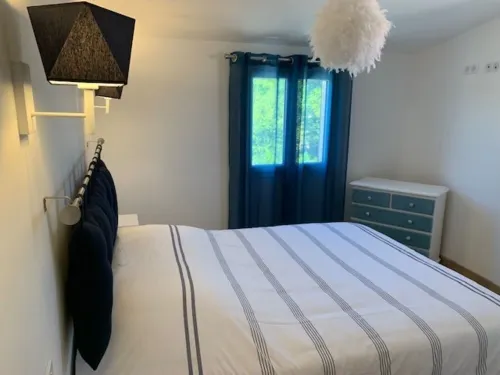 LE ROMARIN-FULLY AIR-CONDITIONED VILLAGE HOUSE WITH FREE WIFI Hotels in Aups