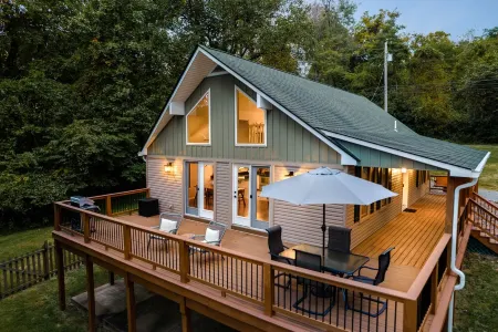 Mountain cabin near national park & wineries Отели рядом с достопримечательностью «Колледж Кристендом»