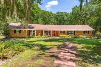 Lrge Golden Isles Home-Huge Pool, Hot Tub, Game Rm
