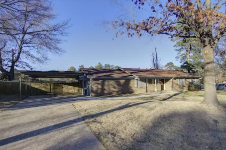 Dogwood Retreat in Texarkana