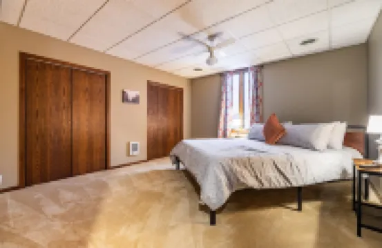 Historic Downtown Top Floor 2BR Apartment