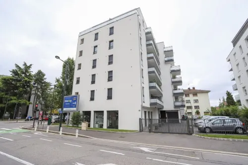 T2 Av des Romain ★ Cosy ★ Centre ★ Terrasse ★ Gare