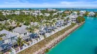 ★Remodeled tropical delight townhome★private plunge pool close to fun activities