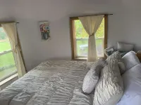 Gorgeous Hilltop Paradise with epic views and swimming pond