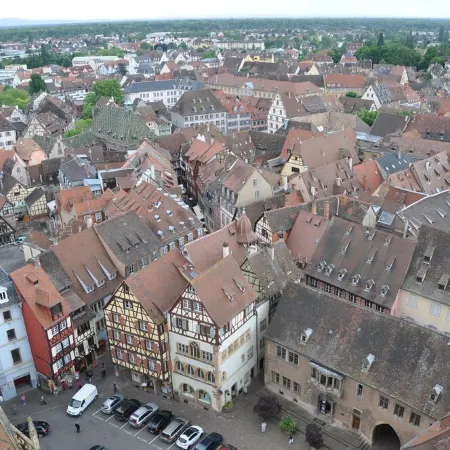HISTORICAL CENTER, APARTMENT WITH GARDEN, PARKING outside Christmas market period