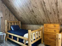 Trout Cove Cabin - Fish, Hike & Relax all in one setting just North of Decorah