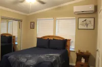 River Views and Relaxation!Newly remodeled & ready for your familyPet friendly