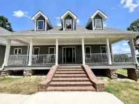 Private & Cozy Home, Close to Lake