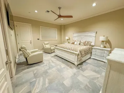 Spacious 5-bedroom house along the coast in Port O'Connor, TX