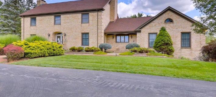 Stien Oasis: Heated Indoor Pool Oasis With Theater, Bar&Tennis Court. Hotels in Mahoning County