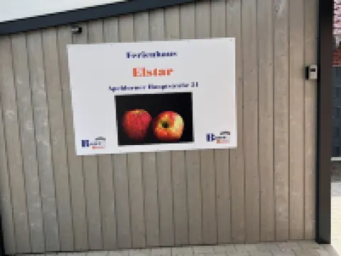 "elstar" - Barrierefreies Ferienhaus mit Carport Terrasse Netflix Free Wifi Hotels in Meppen