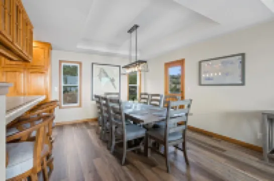 Renovated home w/ breathtaking views of the bay and new hot tub