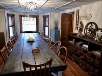Hot Tub - 7 bedrooms - 5 minutes from Okemo Ski - enchanting 200 year old VT inn Hotéis em Cavendish