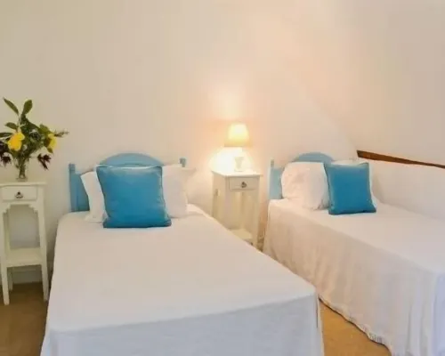 Priory Barn - ideal for large family groups. Sleeps 8/9 adults plus 3 children Hotels in Tonbridge