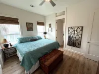 Bay View & Canal Home in Sea Isle,sleeps 11, 1/2 mile to beach/restaurant/marina Hotels near Salt Cedar Avenue Beach Access Point #36