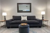 The Secretariat; A Cozy two bedroom Downtown loft apartment Hotels in Lawrenceburg