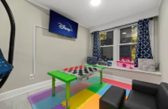 Large “Maple Cottage” in Beautiful Gastonia Area