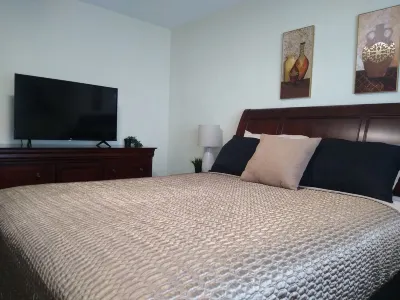 THE"HAVEN1 BEDROOM) Hotel dekat Aesthetics By Naomi