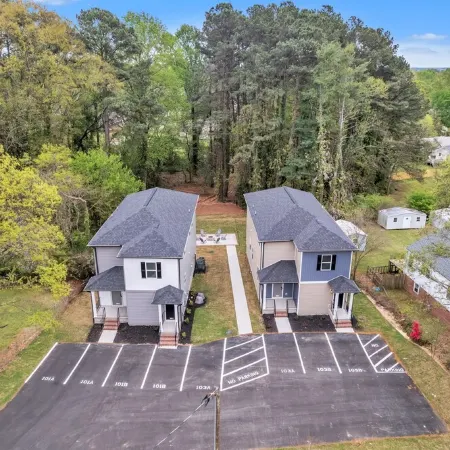 Pet-Friendly 2BR Greer Home, King Beds & Fire Pit