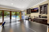 Private gated home, pool/hot tub, bbq, beach, families, summer vacation.