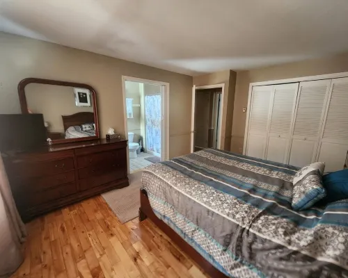 Skiing, snowshoeing, snowmobile/ATV trails, hunting, hiking and kayaking Hotels in Rumford