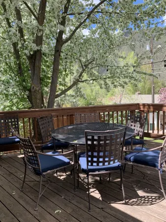 The Bennett Haus - Large Home Close to Downtown Отели рядом с достопримечательностью «The Hideout at Glenwood Springs»