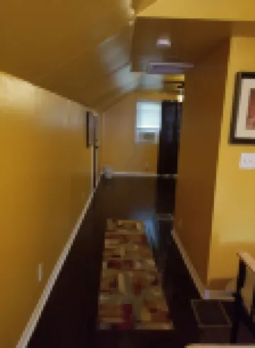 Relax Inn this Knotty & Nice entire Home