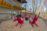 Indoor Heated Pool! New Build! Next to P.forge & National Park Hotels near Judy Jones Pottery