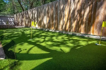 Charming 4-bedroom cottage, 4 BLOCKS OFF MAIN STREET!!