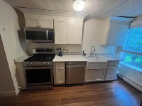 Beautiful Bristol 2BR Apartment Right Next To The Bay